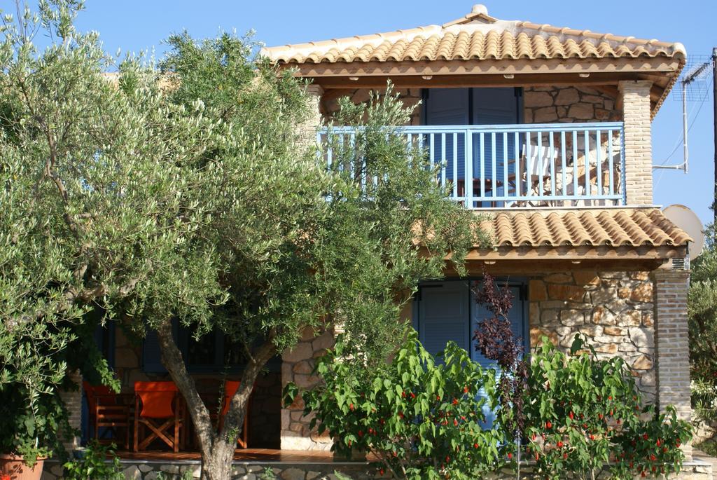 Lithos Stone House Ferienhaus